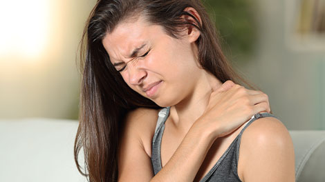 shoulder pain patient needs chiropractor in San Clemente CA